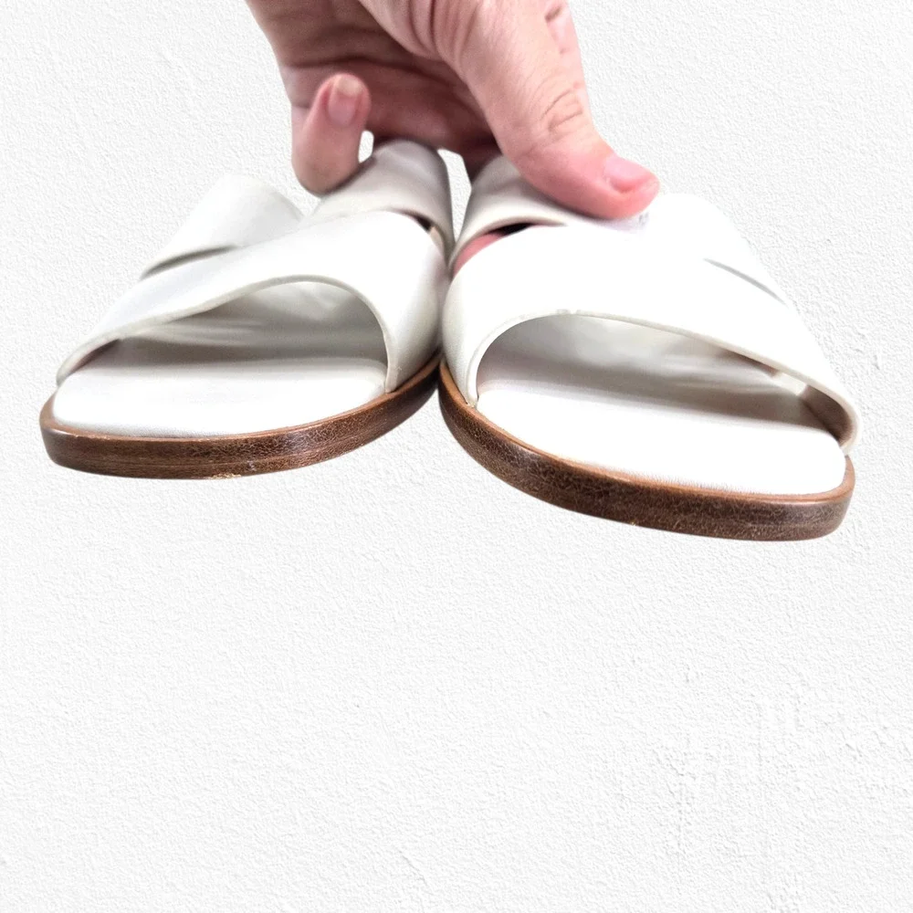 kate spade wide are neutral